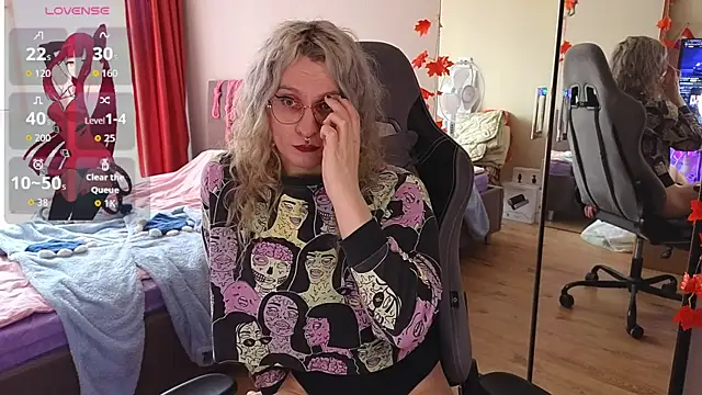 Snapshot of Lori_Myaf chatting on 09.19.25 Lori Myaf online show from 09.19.25