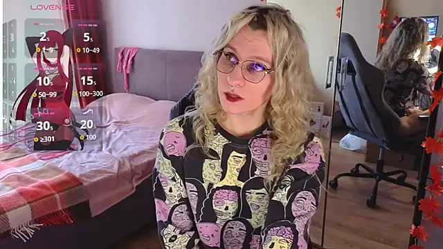 Snapshot of Lori_Myaf chatting on 10.11.25 Lori Myaf online show from 10.11.25