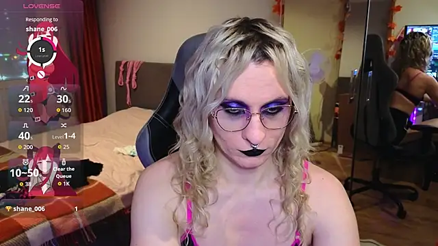 Snapshot of Lori_Myaf chatting on 11.08.25 Lori Myaf online show from 11.08.25