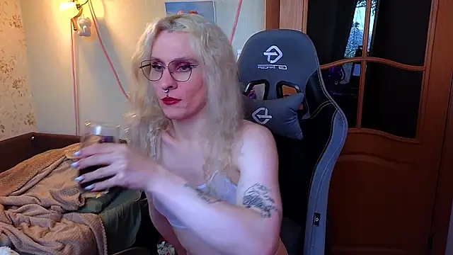 Lori Myaf online show from 08.03.26