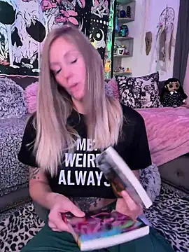 ItsDanniG online show from 01.14.25