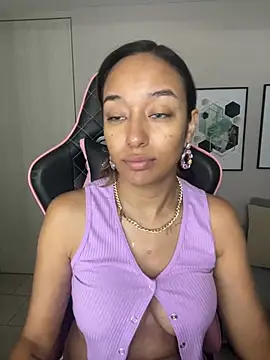 Snapshot of DianaHopson chatting on 01.30.25 DianaHopson online show from 01.30.25