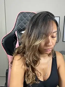 Snapshot of DianaHopson chatting on 02.27.25 DianaHopson online show from 02.27.25