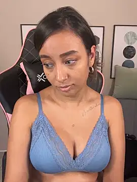 Snapshot of DianaHopson chatting on 03.15.25 DianaHopson online show from 03.15.25