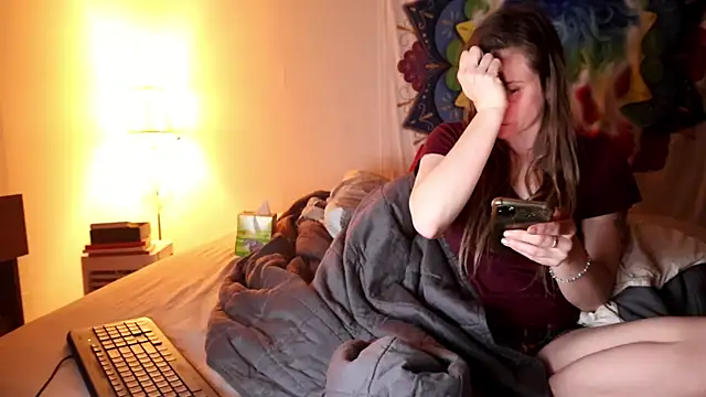 Snapshot of xxpixeyxx chatting on 03.04.25 xxpixeyxx online show from 03.04.25