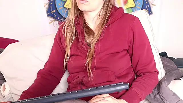 Snapshot of xxpixeyxx chatting on 03.19.25 xxpixeyxx online show from 03.19.25