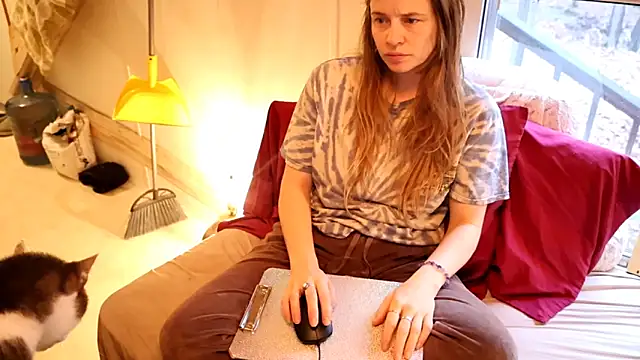 Snapshot of xxpixeyxx chatting on 11.21.25 xxpixeyxx online show from 11.21.25