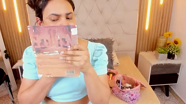 Snapshot of Andrys_ chatting on 09.09.25 Andrys online show from 09.09.25