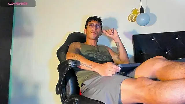 FuckHardlove online show from 12.28.24