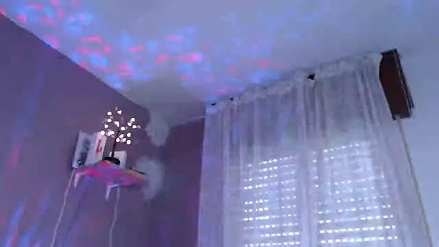 Snapshot of Latina_BigBoobs chatting on 10.23.25 Latina BigBoobs online show from 10.23.25