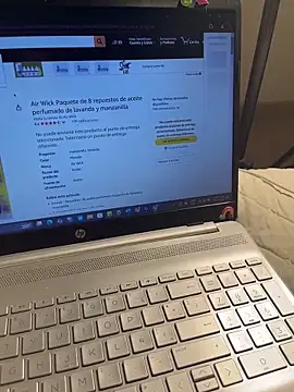 Snapshot of Ameellie chatting on 03.08.25 Ameellie online show from 03.08.25