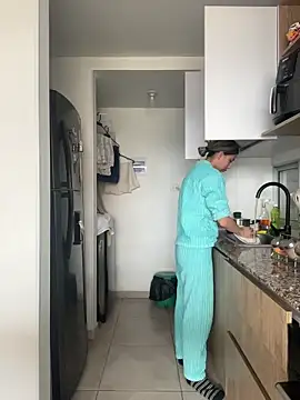 Snapshot of Ameellie chatting on 10.24.25 Ameellie online show from 10.24.25