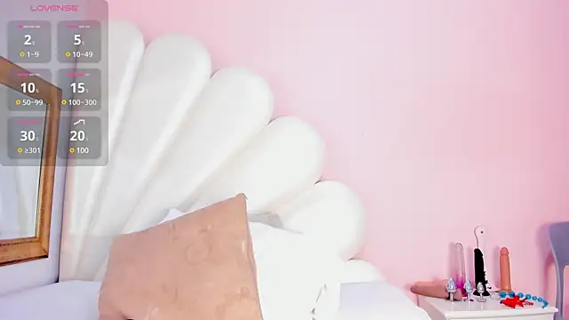 Letizia West  online show from 02.25.25