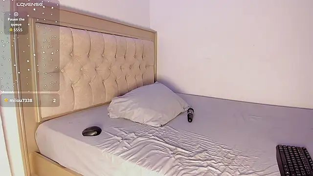 Letizia West  online show from 10.08.25