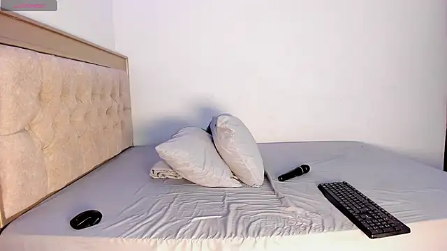 Letizia West  online show from 03.20.26