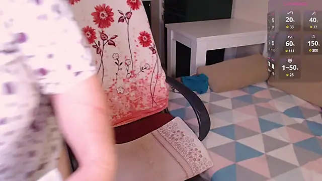 Snapshot of Marina_Yourangel chatting on 01.12.25 Marina Yourangel online show from 01.12.25