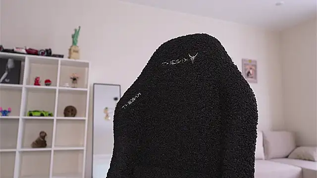 Snapshot of _Appr0ved_ chatting on 10.10.25 Appr0ved online show from 10.10.25