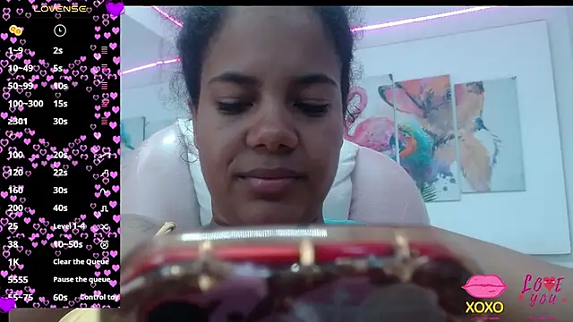 Snapshot of alegriamartinez chatting on 10.15.25 alegriamartinez online show from 10.15.25