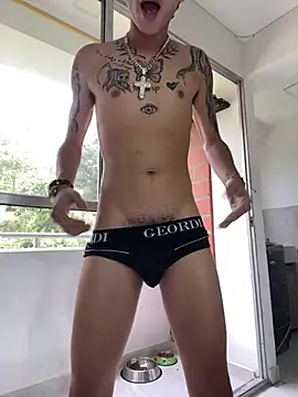 Snapshot of Hardcockboysxxx chatting on 02.18.25 Hardcockboysxxx online show from 02.18.25