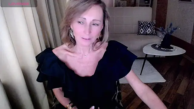 Snapshot of HornyMilf_777 chatting on 02.01.25 HornyMilf 777 online show from 02.01.25