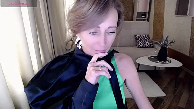 Snapshot of HornyMilf_777 chatting on 02.02.25 HornyMilf 777 online show from 02.02.25