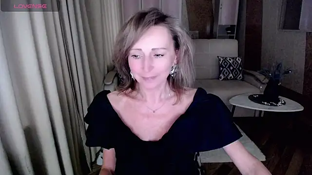 Snapshot of HornyMilf_777 chatting on 02.02.25 HornyMilf 777 online show from 02.02.25