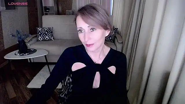 Snapshot of HornyMilf_777 chatting on 02.03.25 HornyMilf 777 online show from 02.03.25