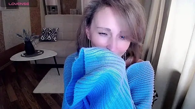 Snapshot of HornyMilf_777 chatting on 02.05.25 HornyMilf 777 online show from 02.05.25