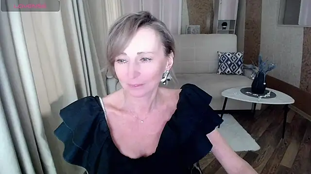Snapshot of HornyMilf_777 chatting on 02.09.25 HornyMilf 777 online show from 02.09.25