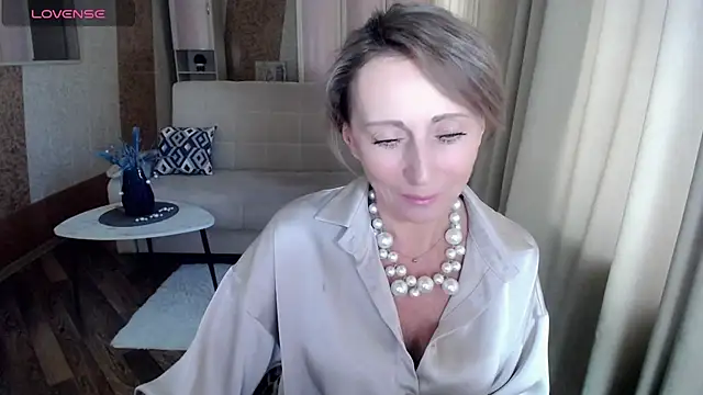 Snapshot of HornyMilf_777 chatting on 02.10.25 HornyMilf 777 online show from 02.10.25