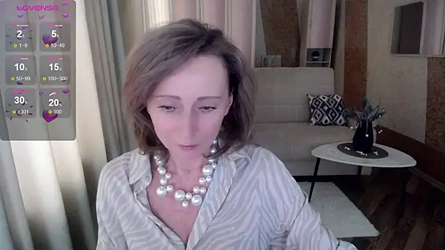 Snapshot of HornyMilf_777 chatting on 02.12.25 HornyMilf 777 online show from 02.12.25