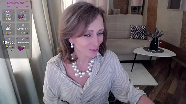 Snapshot of HornyMilf_777 chatting on 02.12.25 HornyMilf 777 online show from 02.12.25