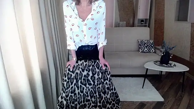 Snapshot of HornyMilf_777 chatting on 02.14.25 HornyMilf 777 online show from 02.14.25