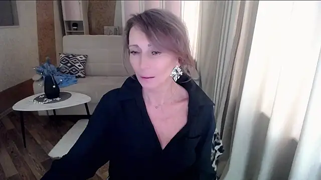 Snapshot of HornyMilf_777 chatting on 02.17.25 HornyMilf 777 online show from 02.17.25