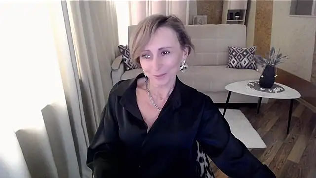 Snapshot of HornyMilf_777 chatting on 02.28.25 HornyMilf 777 online show from 02.28.25