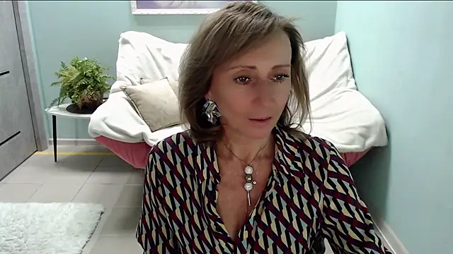 Snapshot of HornyMilf_777 chatting on 03.11.25 HornyMilf 777 online show from 03.11.25