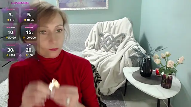 Snapshot of HornyMilf_777 chatting on 09.09.25 HornyMilf 777 online show from 09.09.25