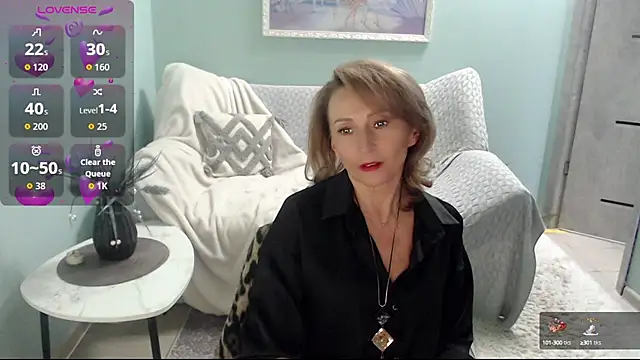 Snapshot of HornyMilf_777 chatting on 09.30.25 HornyMilf 777 online show from 09.30.25