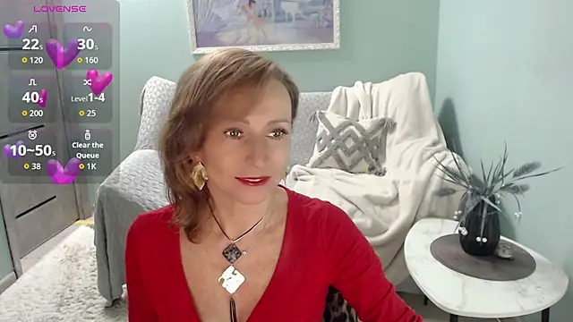 Snapshot of HornyMilf_777 chatting on 10.19.25 HornyMilf 777 online show from 10.19.25