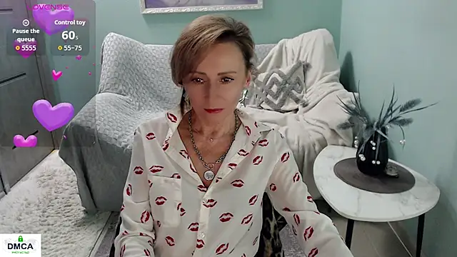 Snapshot of HornyMilf_777 chatting on 10.22.25 HornyMilf 777 online show from 10.22.25