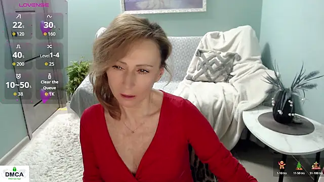 Snapshot of HornyMilf_777 chatting on 10.27.25 HornyMilf 777 online show from 10.27.25