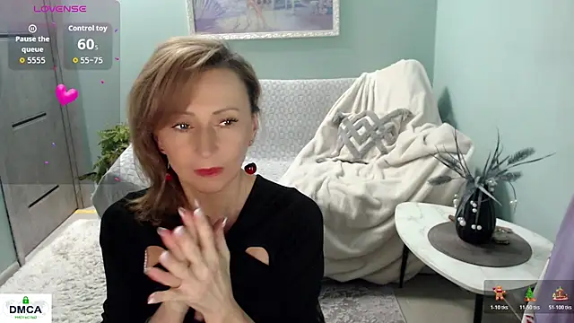 Snapshot of HornyMilf_777 chatting on 11.13.25 HornyMilf 777 online show from 11.13.25