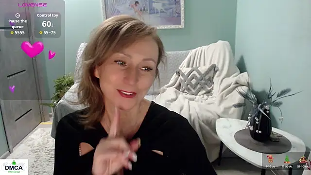 Snapshot of HornyMilf_777 chatting on 11.21.25 HornyMilf 777 online show from 11.21.25