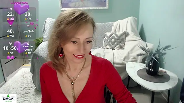 Snapshot of HornyMilf_777 chatting on 11.28.25 HornyMilf 777 online show from 11.28.25