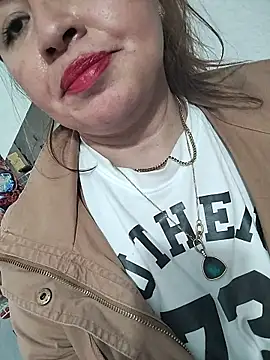 isabellacen online show from 10.16.25