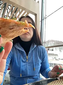 Snapshot of Teylor_Love chatting on 01.14.25 Teylor Love online show from 01.14.25