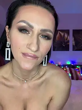 Snapshot of KatyEvanss chatting on 12.19.24 KatyEvanss online show from 12.19.24