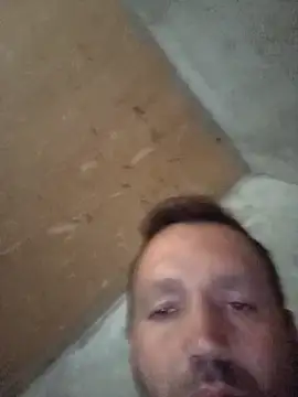 Snapshot of florin421 chatting on 10.18.25 florin421 online show from 10.18.25