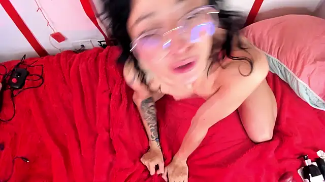 Snapshot of Cloe_Leee chatting on 02.07.25 Cloe Leee online show from 02.07.25