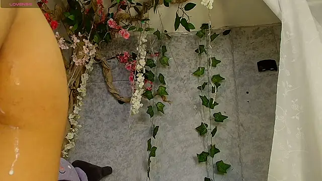 Snapshot of Cloe_Leee chatting on 11.26.25 Cloe Leee online show from 11.26.25